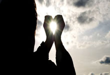 炒股怎么杠杆:股市中的杠杆什么意思-刚刚直线拉升！美联储突传大消息！9月降息概率升至89.6%